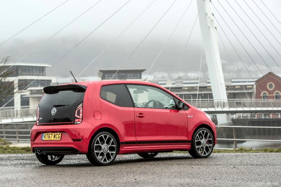  Volkswagen up! GTI 2018 года  (UK) (фото 6 из 36)
